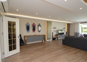 فيلا من طابقين 6 + 1 في منطقة كونيالتي في أنطاليا