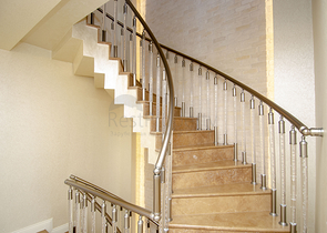 فيلا من طابقين 6 + 1 في منطقة كونيالتي في أنطاليا