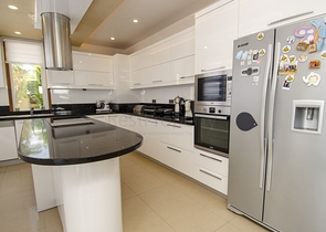 فيلا من طابقين 6 + 1 في منطقة كونيالتي في أنطاليا