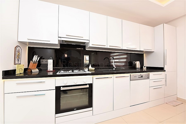 شقة ثلاث غرف وصالة مفروشة في مركز الانيا 