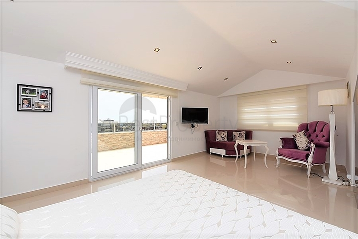 شقة ثلاث غرف وصالة مفروشة في مركز الانيا 