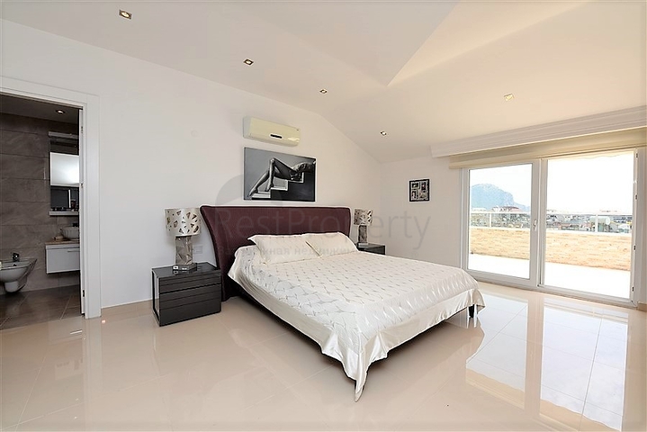 شقة ثلاث غرف وصالة مفروشة في مركز الانيا 