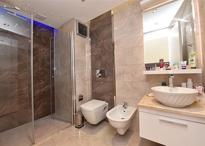 شقة ثلاث غرف وصالة مفروشة في مركز الانيا 