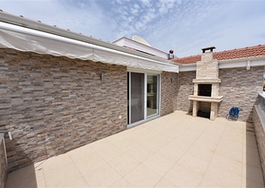 شقة ثلاث غرف وصالة مفروشة في مركز الانيا 