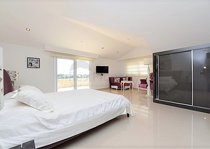 شقة ثلاث غرف وصالة مفروشة في مركز الانيا 