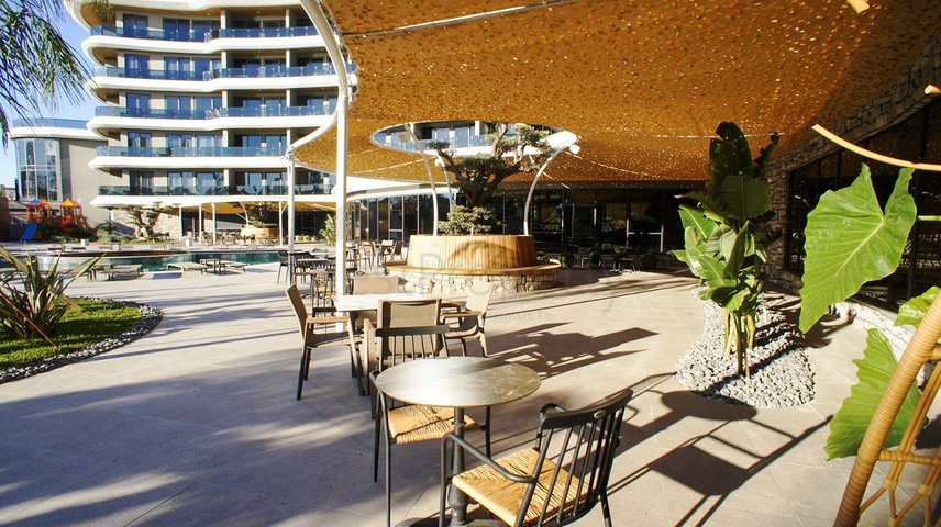 للمستثمرين - مشروع قيد الانشاء في اول صف على البحر  للمستثمرين - مشروع قيد الانشاء في اول صف على البحر