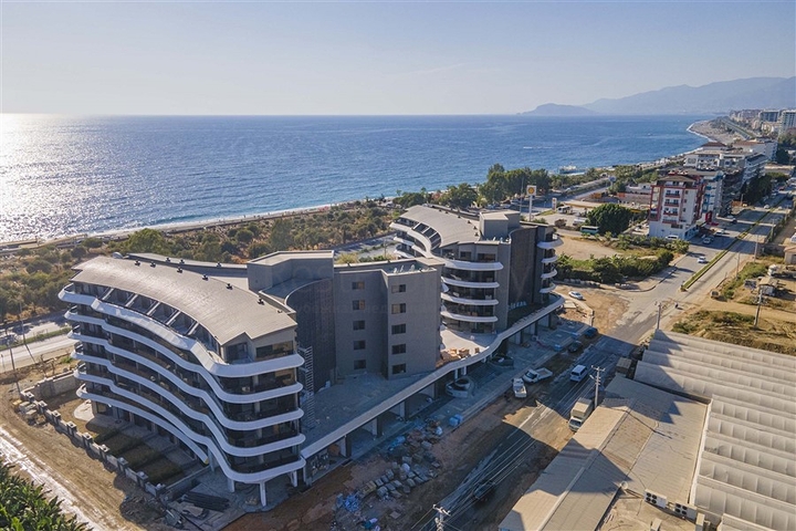 للمستثمرين - مشروع قيد الانشاء في اول صف على البحر  للمستثمرين - مشروع قيد الانشاء في اول صف على البحر