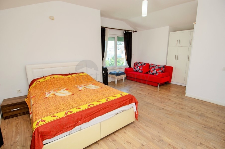 شقة 3 + 1 تطل على البحر الأبيض المتوسط في كونيالتي أنطاليا