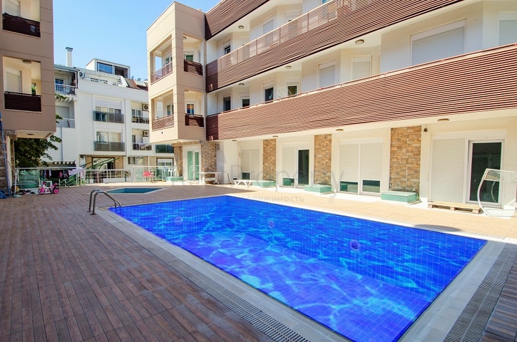 شقة 3 + 1 تطل على البحر الأبيض المتوسط في كونيالتي أنطاليا