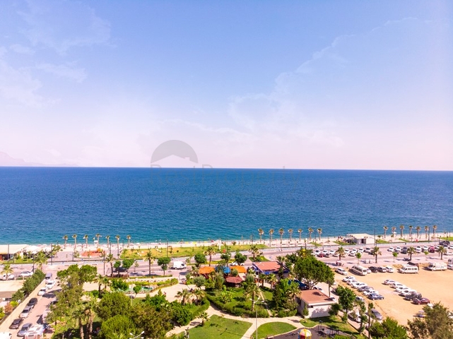 شقة 3 + 1 تطل على البحر الأبيض المتوسط في كونيالتي أنطاليا