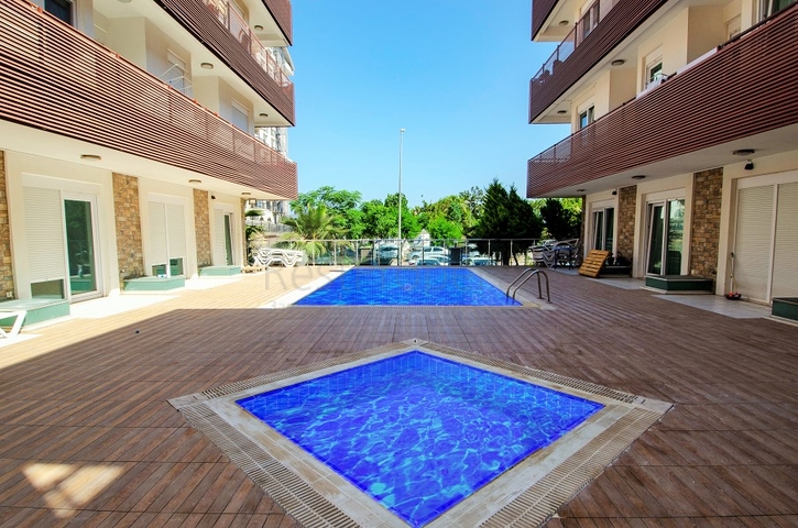 شقة 3 + 1 تطل على البحر الأبيض المتوسط في كونيالتي أنطاليا