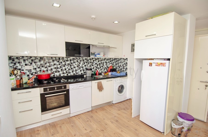 شقة 3 + 1 تطل على البحر الأبيض المتوسط في كونيالتي أنطاليا