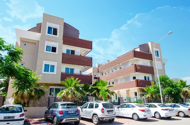 شقة 3 + 1 تطل على البحر الأبيض المتوسط في كونيالتي أنطاليا