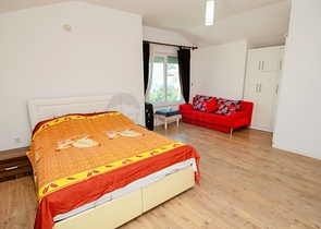 شقة 3 + 1 تطل على البحر الأبيض المتوسط في كونيالتي أنطاليا