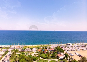 شقة 3 + 1 تطل على البحر الأبيض المتوسط في كونيالتي أنطاليا