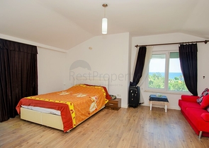 شقة 3 + 1 تطل على البحر الأبيض المتوسط في كونيالتي أنطاليا