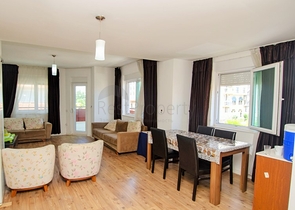 شقة 3 + 1 تطل على البحر الأبيض المتوسط في كونيالتي أنطاليا