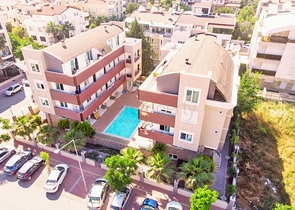 شقة 3 + 1 تطل على البحر الأبيض المتوسط في كونيالتي أنطاليا