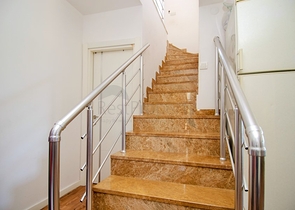 شقة 3 + 1 تطل على البحر الأبيض المتوسط في كونيالتي أنطاليا