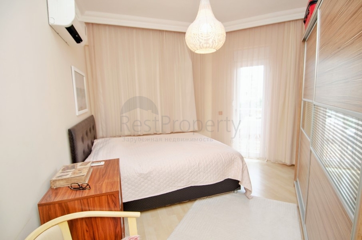 شقة بغرفتي نوم في مجمع سكني مع حوض سباحة في منطقة كونيالتي