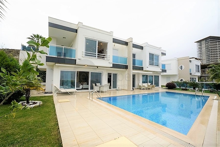 فيلا مؤثثة في  كارجي جاك - الانيا 