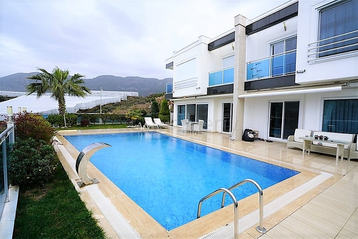 فيلا مؤثثة في  كارجي جاك - الانيا 