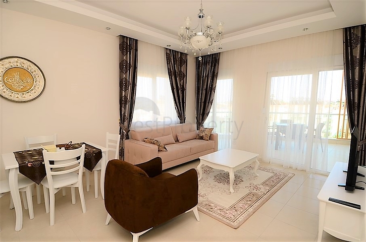 للبيع شقة بتصميم غرفتي نوم وصالة ضمن مجمع سكني في افسلار - الانيا 