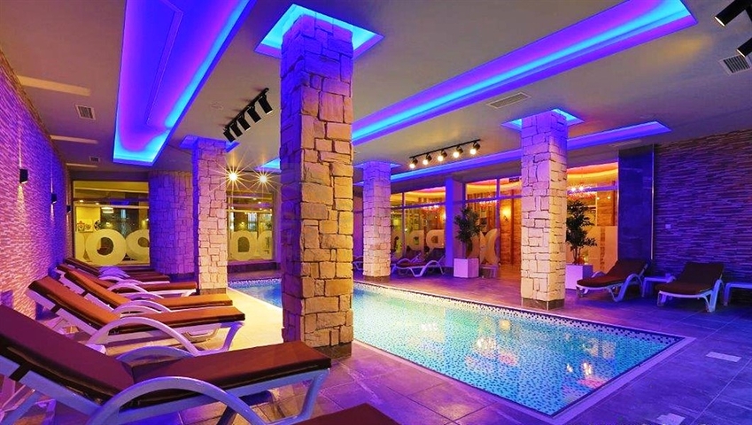 للبيع شقة بتصميم غرفتي نوم وصالة ضمن مجمع سكني في افسلار - الانيا 