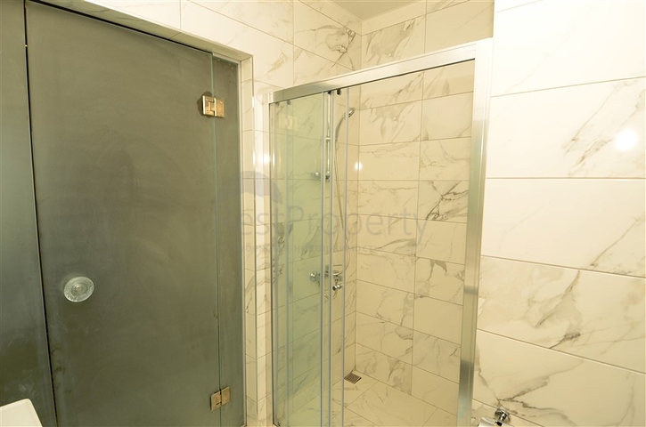 للبيع شقة بتصميم غرفتي نوم وصالة ضمن مجمع سكني في افسلار - الانيا 