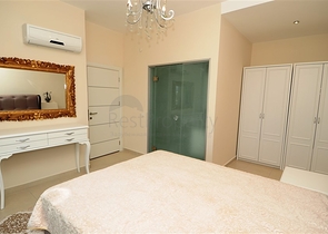 للبيع شقة بتصميم غرفتي نوم وصالة ضمن مجمع سكني في افسلار - الانيا 