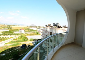 للبيع شقة بتصميم غرفتي نوم وصالة ضمن مجمع سكني في افسلار - الانيا 