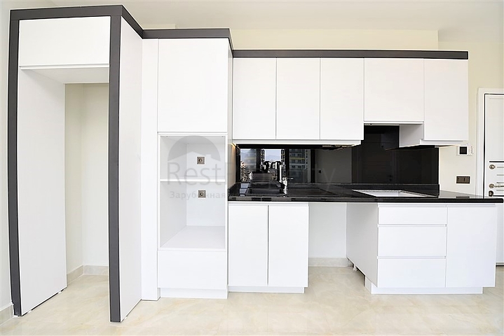 ضمن مجمع سكني حديث بأول خط على البحر - غرفة نوم وصالة في مهموتلار -الانيا 