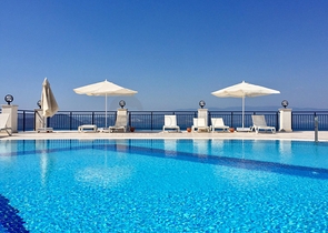 مباشرة على شاطئ البحر - مجمع سكني حديث في بودروم 