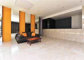 شقة بتصميم غرفتين وصالة  - ضمن مجمع حديث في مهموتلار 