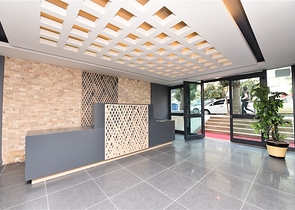 مجمع سكني حديث في مركز الانيا -للراغبين بالاستثمار 