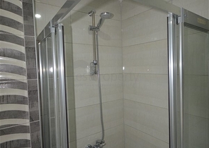 مجمع سكني حديث في مركز الانيا -للراغبين بالاستثمار 