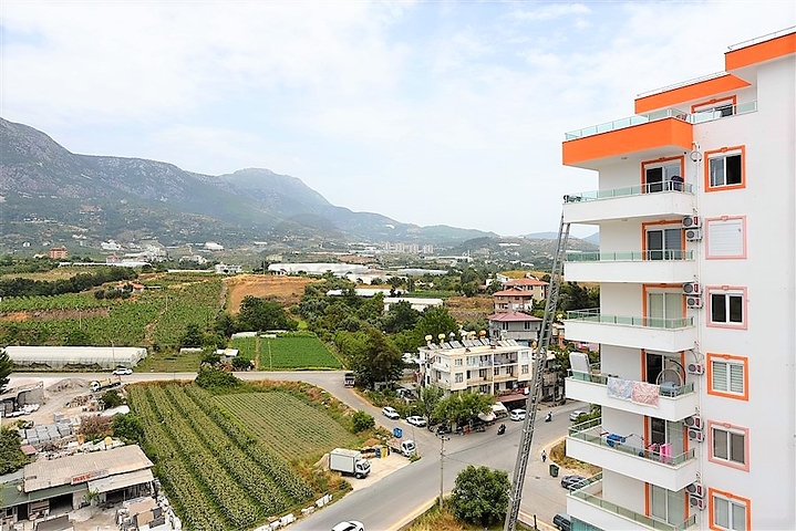 دوبلكس بتصميم ثلاث غرف وصالة ضمن مجمع حديث في منطقة مهموتلار 