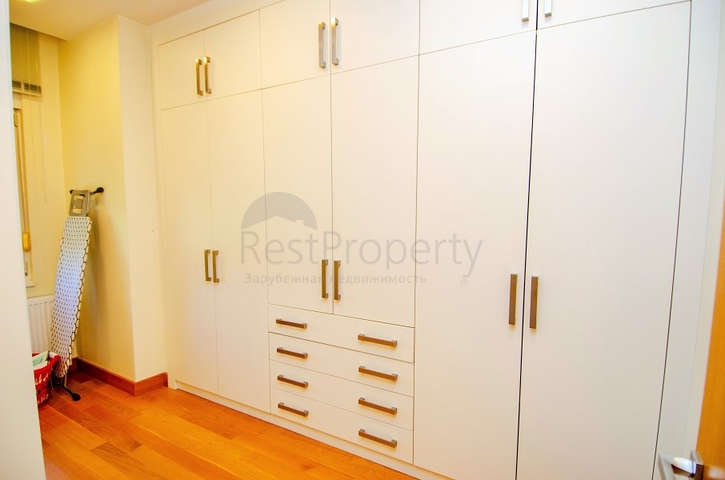 فيلا 6 + 2 في وسط لارا أنطاليا 200 م إلى البحر