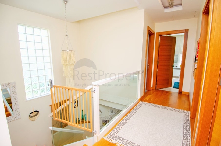 فيلا 6 + 2 في وسط لارا أنطاليا 200 م إلى البحر