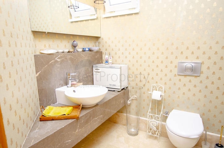 فيلا 6 + 2 في وسط لارا أنطاليا 200 م إلى البحر