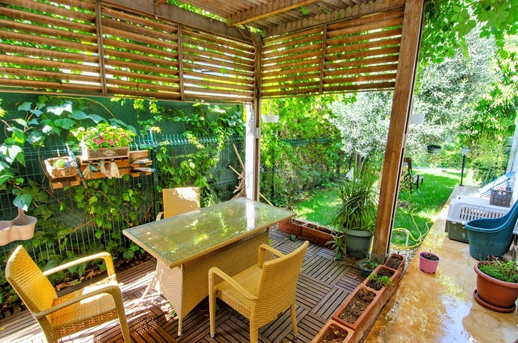 فيلا 6 + 2 في وسط لارا أنطاليا 200 م إلى البحر