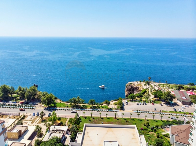 فيلا 6 + 2 في وسط لارا أنطاليا 200 م إلى البحر