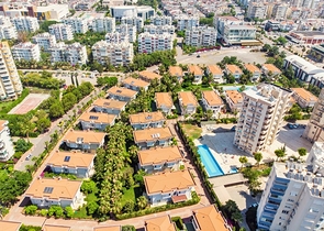 فيلا 6 + 2 في وسط لارا أنطاليا 200 م إلى البحر