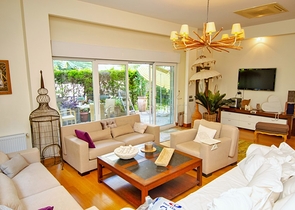 فيلا 6 + 2 في وسط لارا أنطاليا 200 م إلى البحر