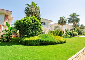 فيلا 6 + 2 في وسط لارا أنطاليا 200 م إلى البحر