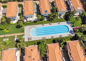 فيلا 6 + 2 في وسط لارا أنطاليا 200 م إلى البحر