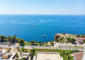 فيلا 6 + 2 في وسط لارا أنطاليا 200 م إلى البحر