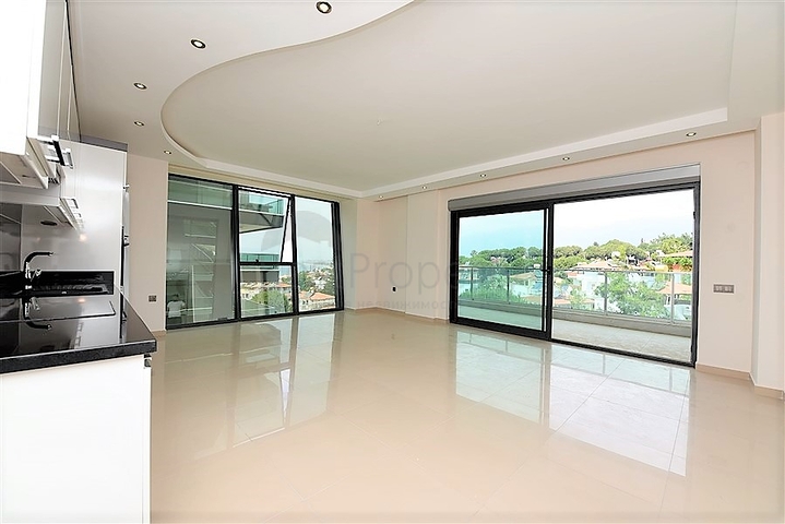 اطلالة بحر - غرفتي نوم وصالة  في كارجي جاك 