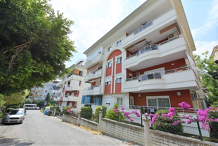 دوبلكس مؤثثة في مركز الانيا 