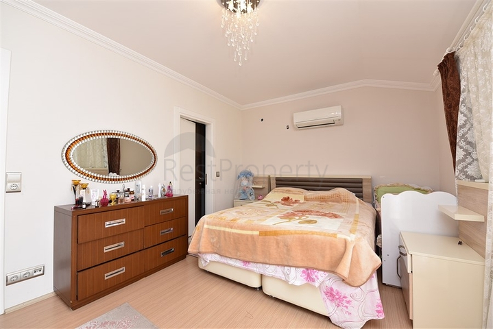 دوبلكس مؤثثة في مركز الانيا 